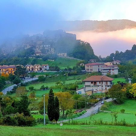 La Terrazza Sul Lago Turano Castel di Tora Eksteriør billede