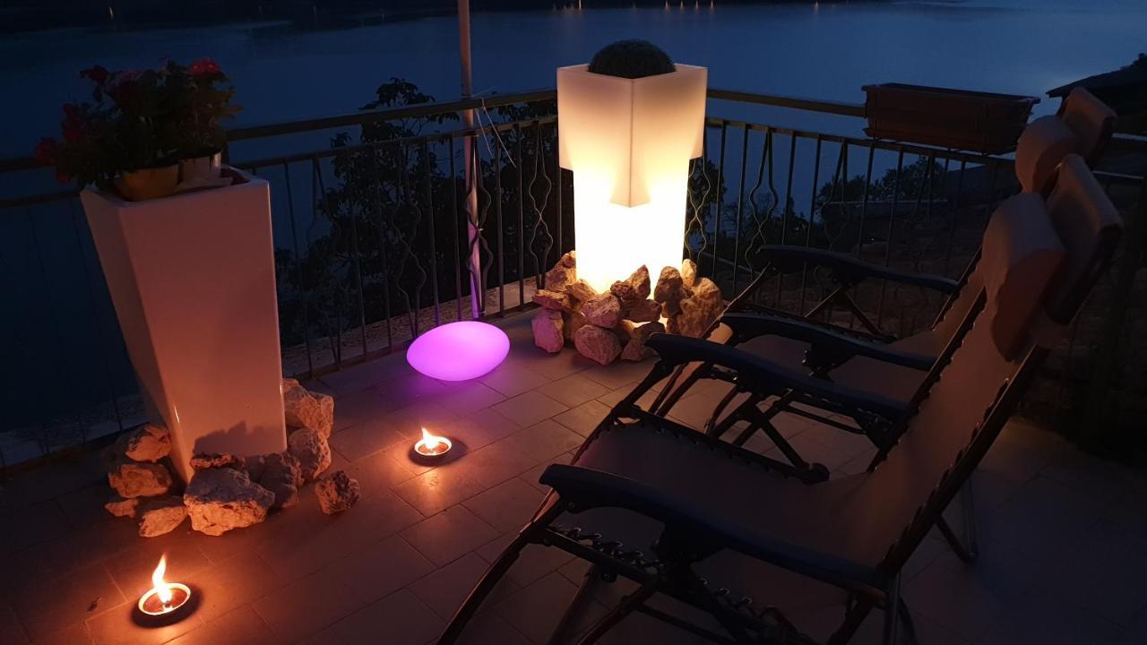 La Terrazza Sul Lago Turano Castel di Tora Eksteriør billede