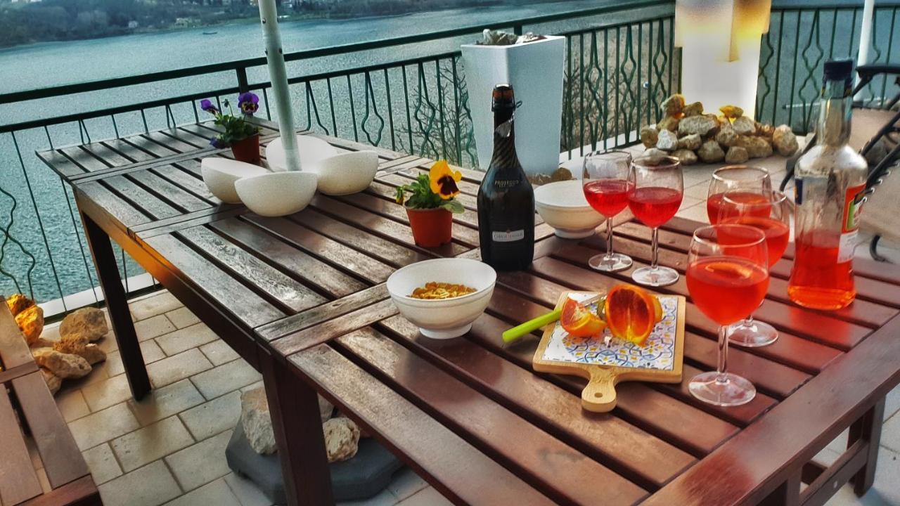 La Terrazza Sul Lago Turano Castel di Tora Eksteriør billede