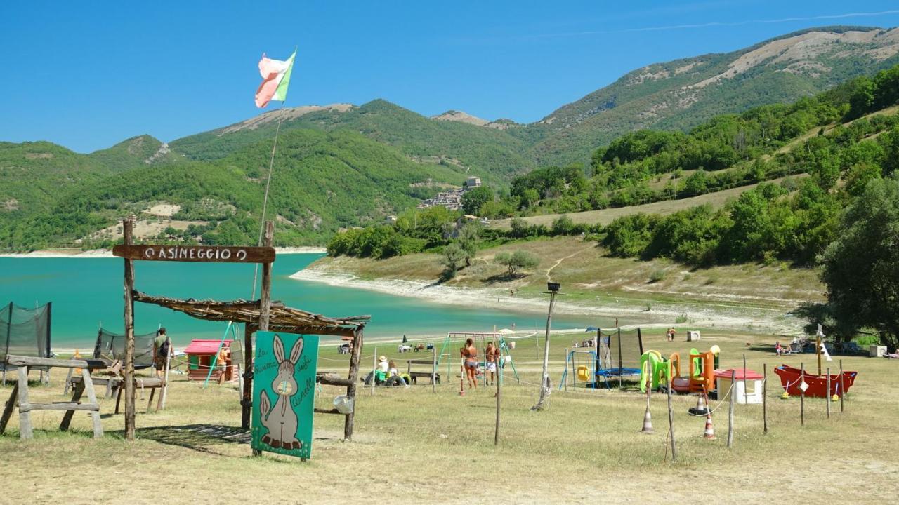 La Terrazza Sul Lago Turano Castel di Tora Eksteriør billede
