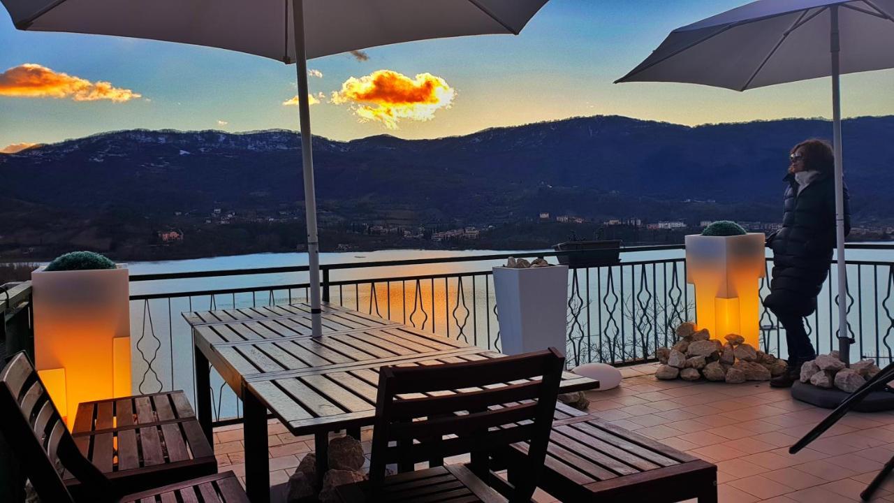 La Terrazza Sul Lago Turano Castel di Tora Eksteriør billede