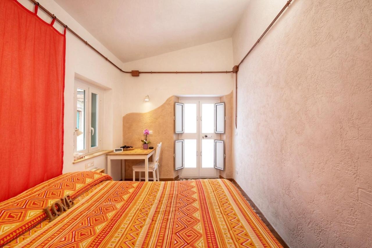 La Terrazza Sul Lago Turano Castel di Tora Eksteriør billede