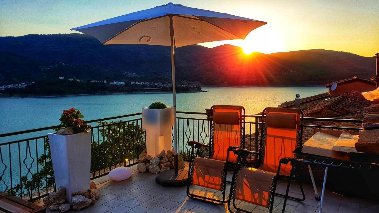 La Terrazza Sul Lago Turano Castel di Tora Eksteriør billede