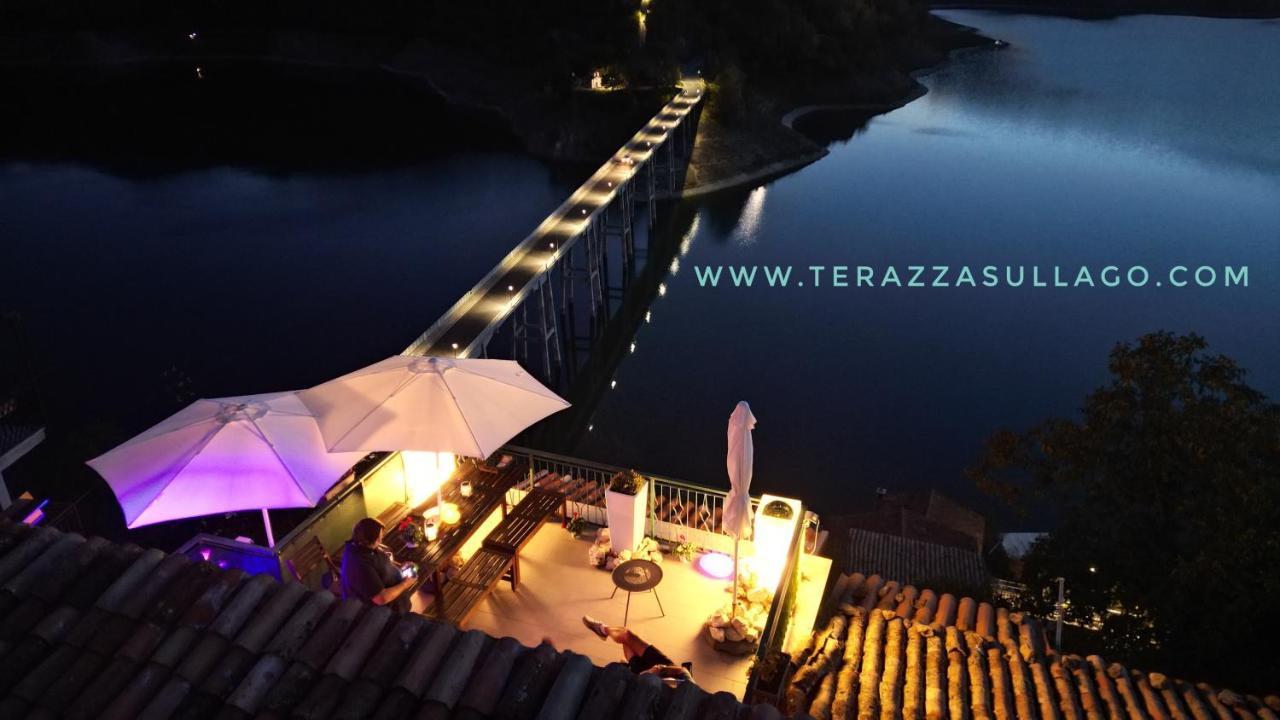 La Terrazza Sul Lago Turano Castel di Tora Eksteriør billede